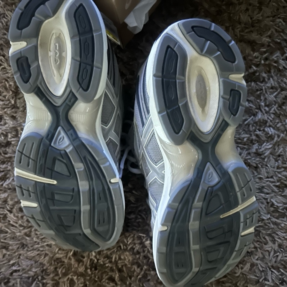 Asics grey gel 1130 size 9